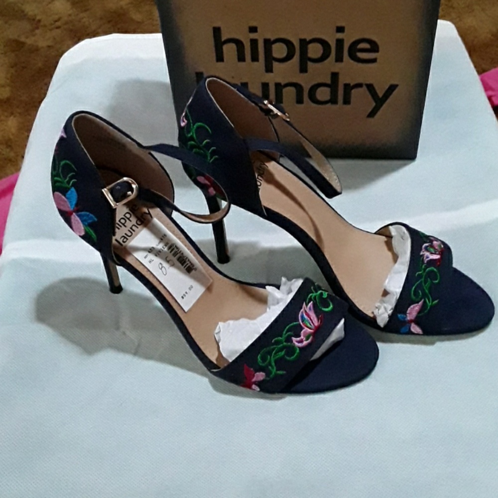 NEW HIGH HEEL 8.5  Hippie laundry  shoes  NAVY